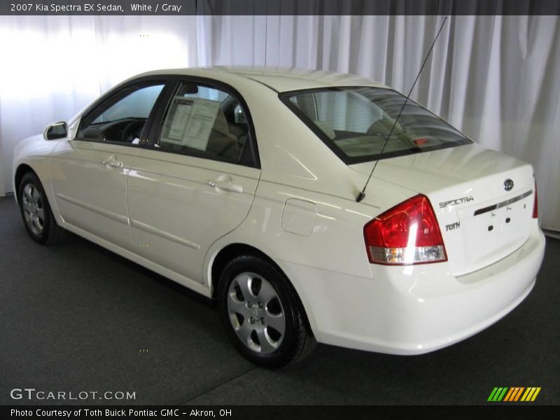 White / Gray 2007 Kia Spectra EX Sedan