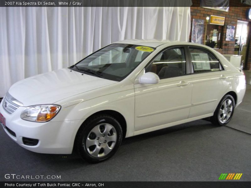 White / Gray 2007 Kia Spectra EX Sedan