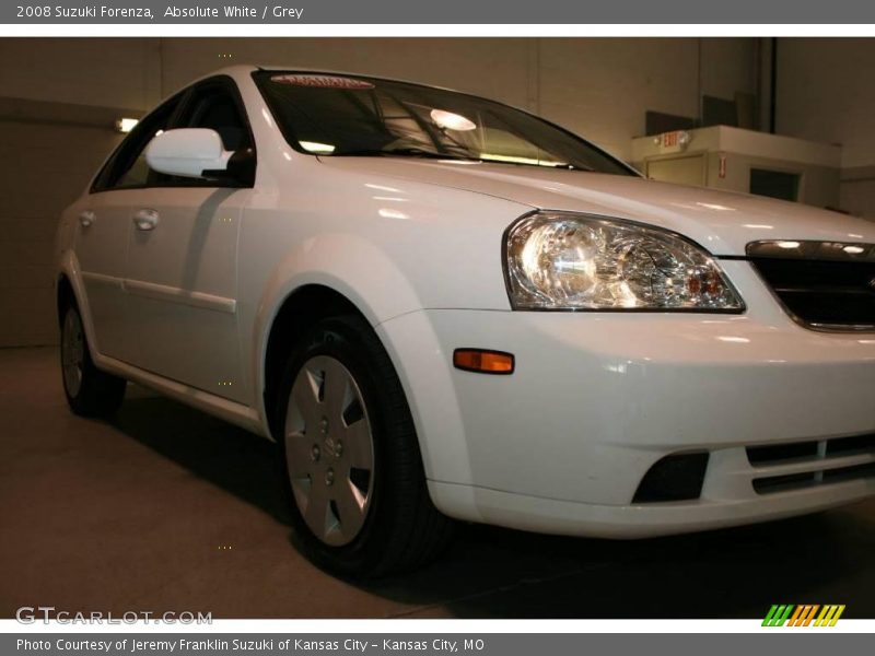 Absolute White / Grey 2008 Suzuki Forenza
