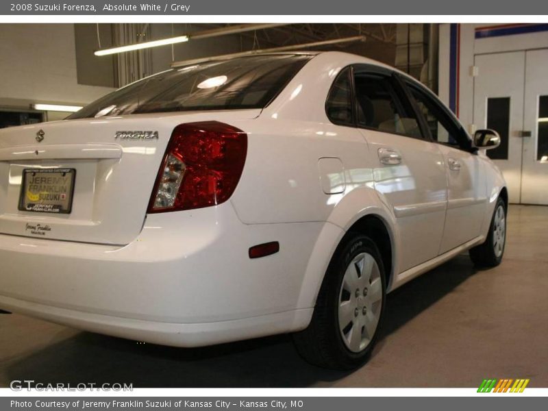 Absolute White / Grey 2008 Suzuki Forenza