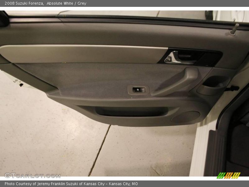 Absolute White / Grey 2008 Suzuki Forenza