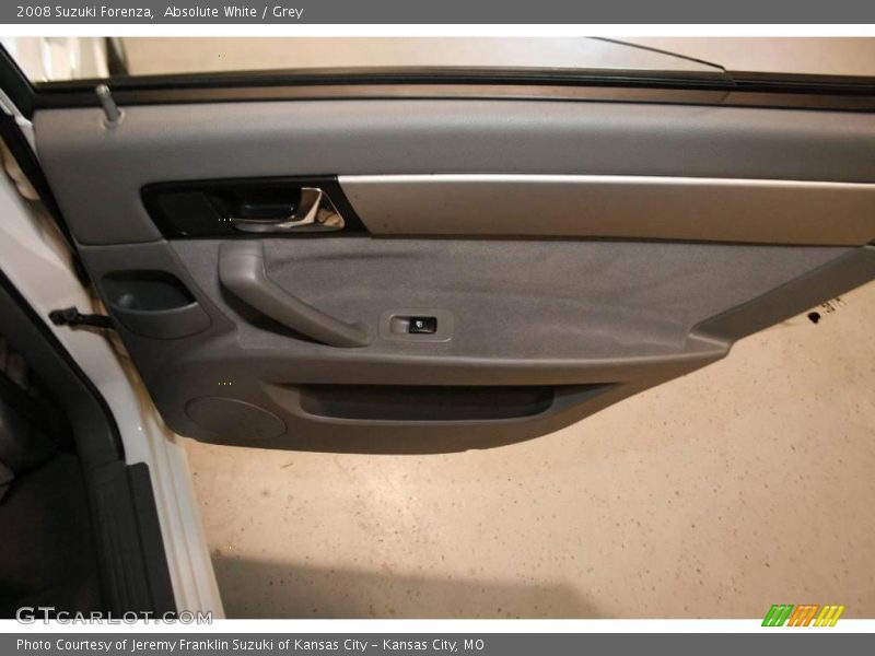 Absolute White / Grey 2008 Suzuki Forenza