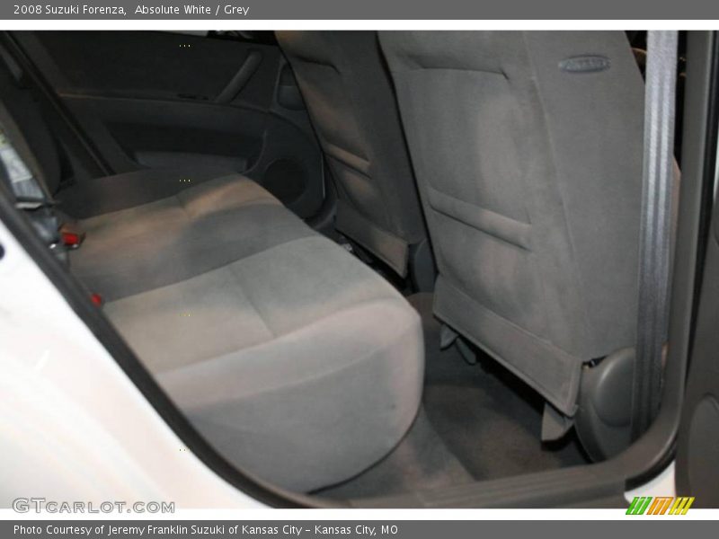 Absolute White / Grey 2008 Suzuki Forenza