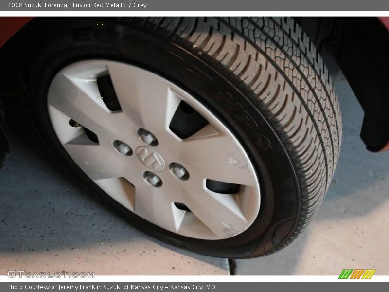 Fusion Red Metallic / Grey 2008 Suzuki Forenza