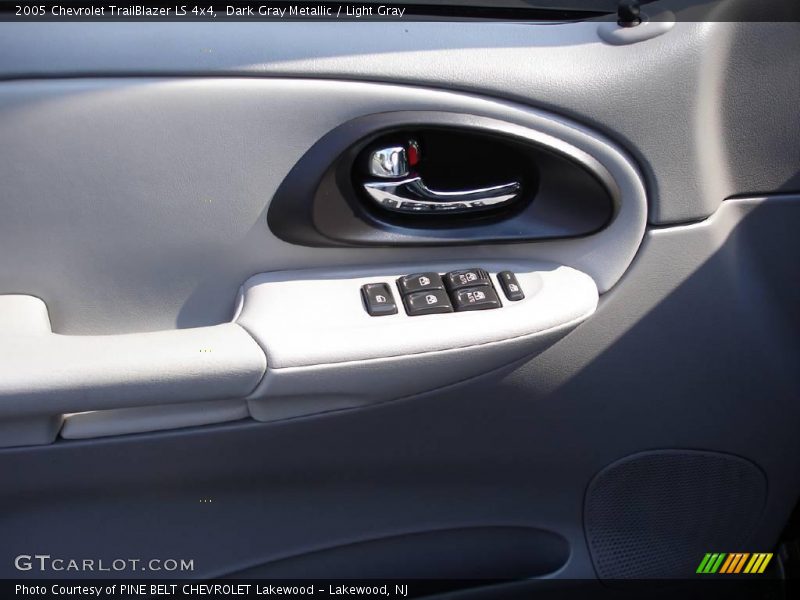 Dark Gray Metallic / Light Gray 2005 Chevrolet TrailBlazer LS 4x4