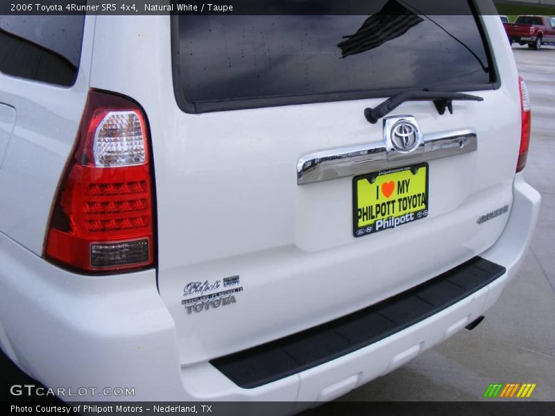 Natural White / Taupe 2006 Toyota 4Runner SR5 4x4