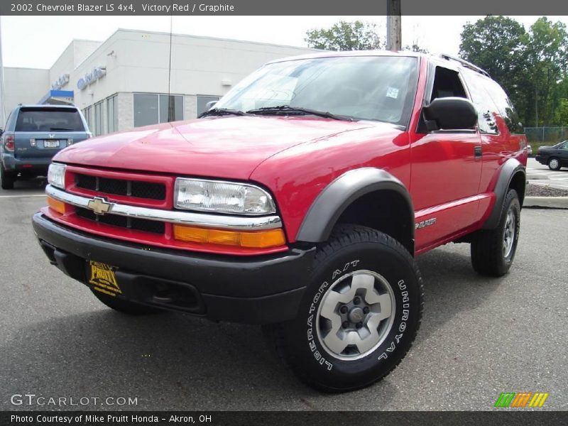 Victory Red / Graphite 2002 Chevrolet Blazer LS 4x4