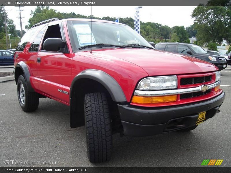 Victory Red / Graphite 2002 Chevrolet Blazer LS 4x4