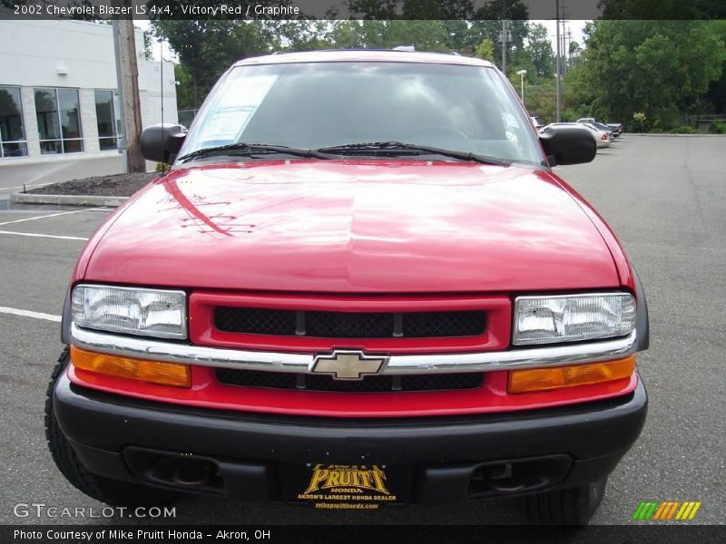 Victory Red / Graphite 2002 Chevrolet Blazer LS 4x4