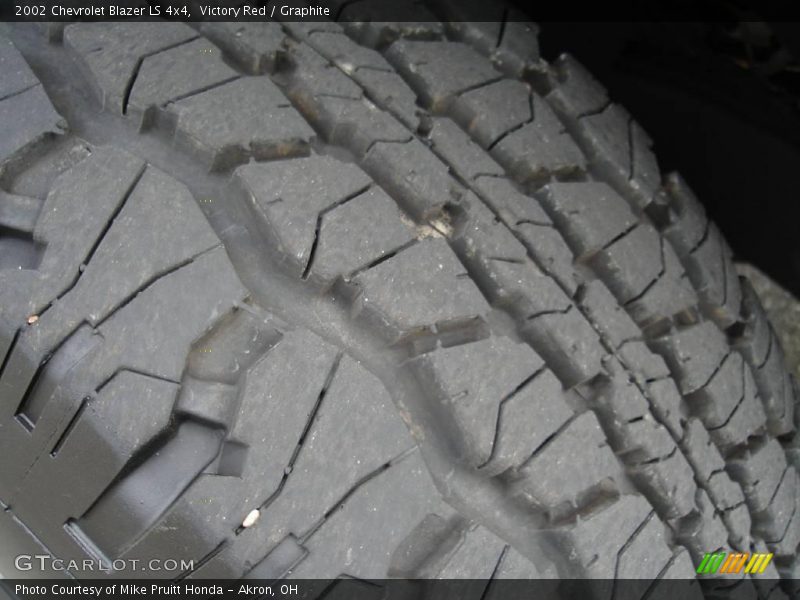 Victory Red / Graphite 2002 Chevrolet Blazer LS 4x4