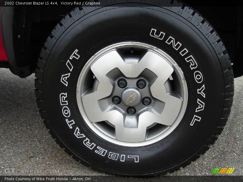 Victory Red / Graphite 2002 Chevrolet Blazer LS 4x4