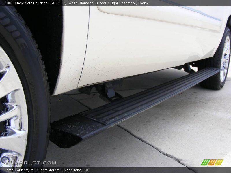 White Diamond Tricoat / Light Cashmere/Ebony 2008 Chevrolet Suburban 1500 LTZ