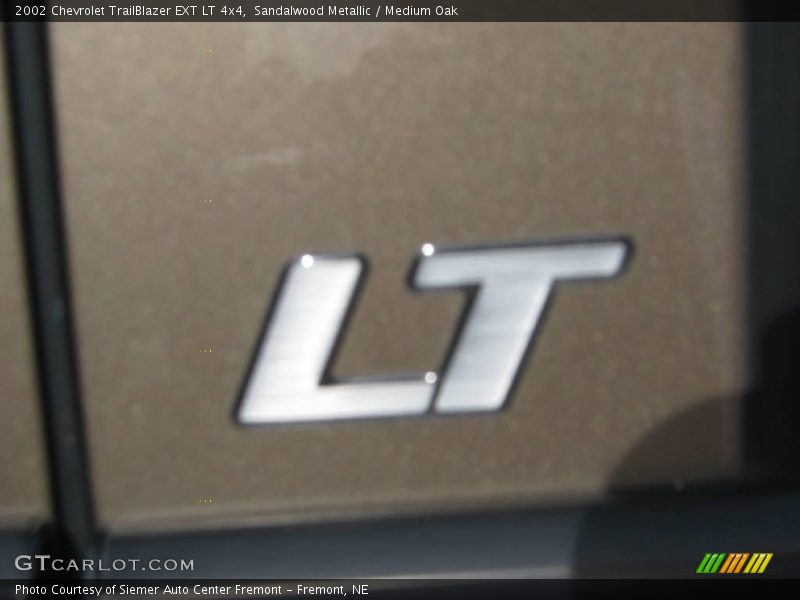 Sandalwood Metallic / Medium Oak 2002 Chevrolet TrailBlazer EXT LT 4x4