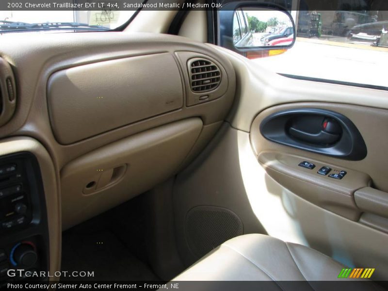 Sandalwood Metallic / Medium Oak 2002 Chevrolet TrailBlazer EXT LT 4x4