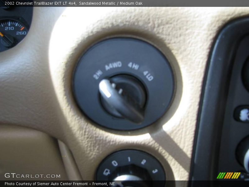 Sandalwood Metallic / Medium Oak 2002 Chevrolet TrailBlazer EXT LT 4x4