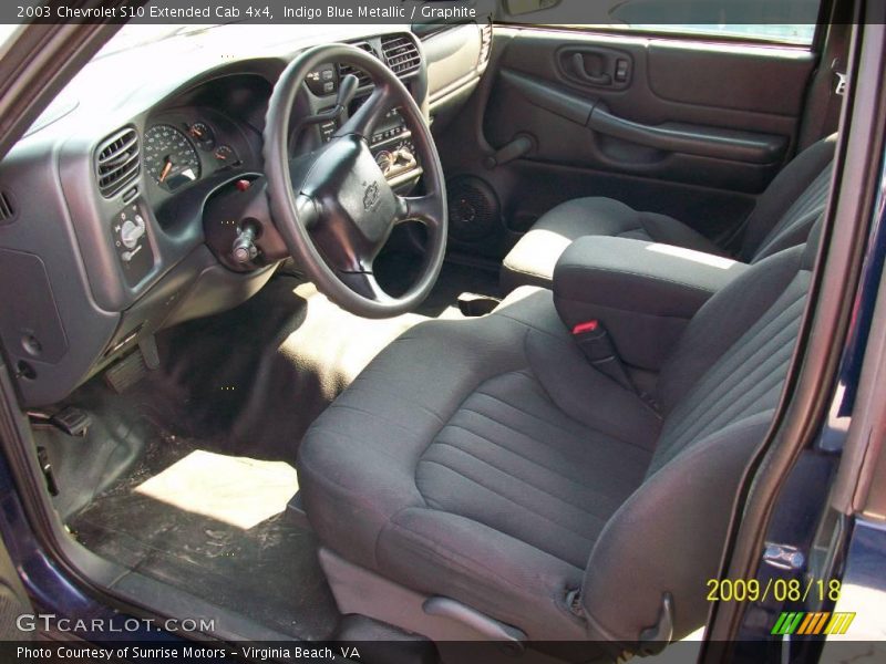 Indigo Blue Metallic / Graphite 2003 Chevrolet S10 Extended Cab 4x4