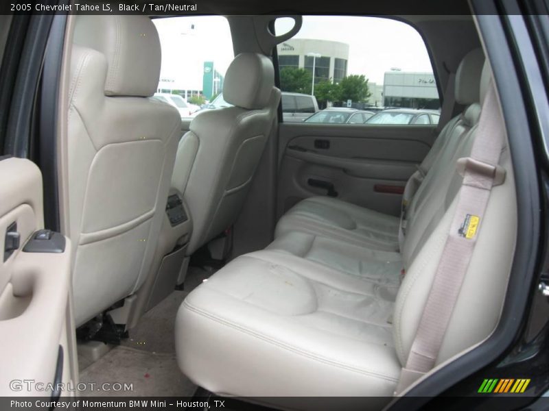 Black / Tan/Neutral 2005 Chevrolet Tahoe LS