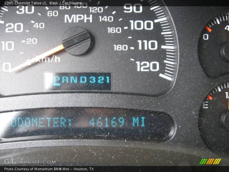 Black / Tan/Neutral 2005 Chevrolet Tahoe LS