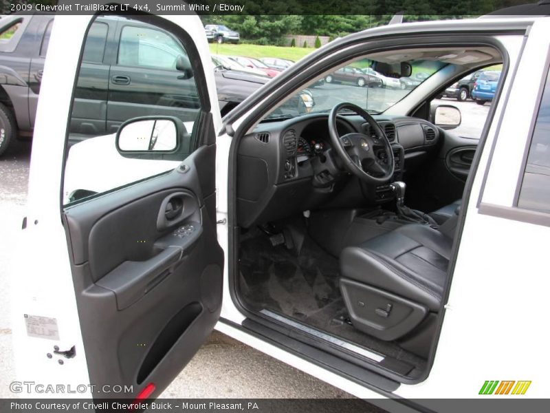 Summit White / Ebony 2009 Chevrolet TrailBlazer LT 4x4
