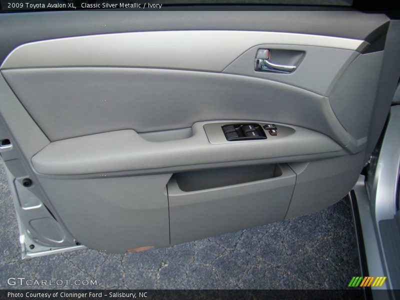 Classic Silver Metallic / Ivory 2009 Toyota Avalon XL