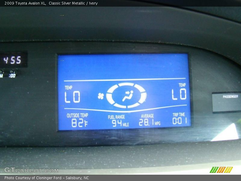 Classic Silver Metallic / Ivory 2009 Toyota Avalon XL