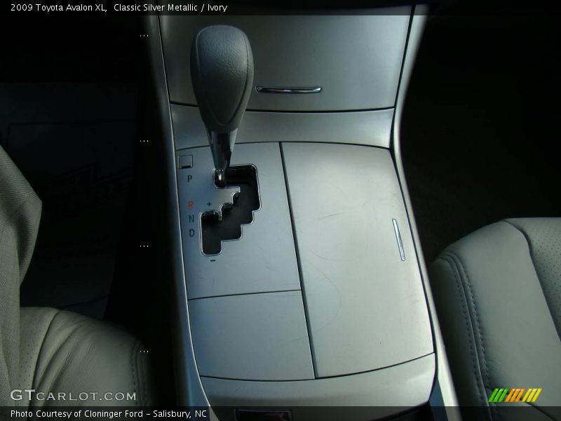 Classic Silver Metallic / Ivory 2009 Toyota Avalon XL