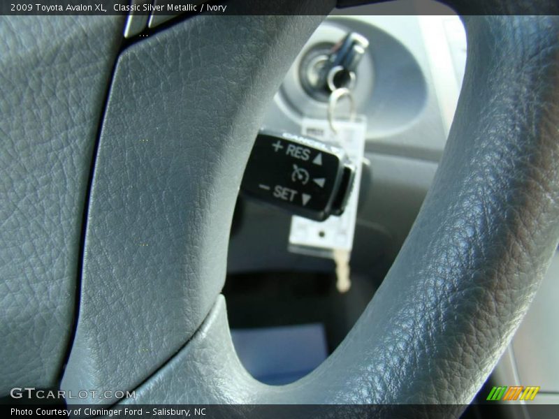Classic Silver Metallic / Ivory 2009 Toyota Avalon XL