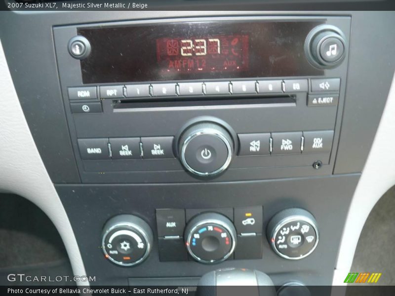 Majestic Silver Metallic / Beige 2007 Suzuki XL7