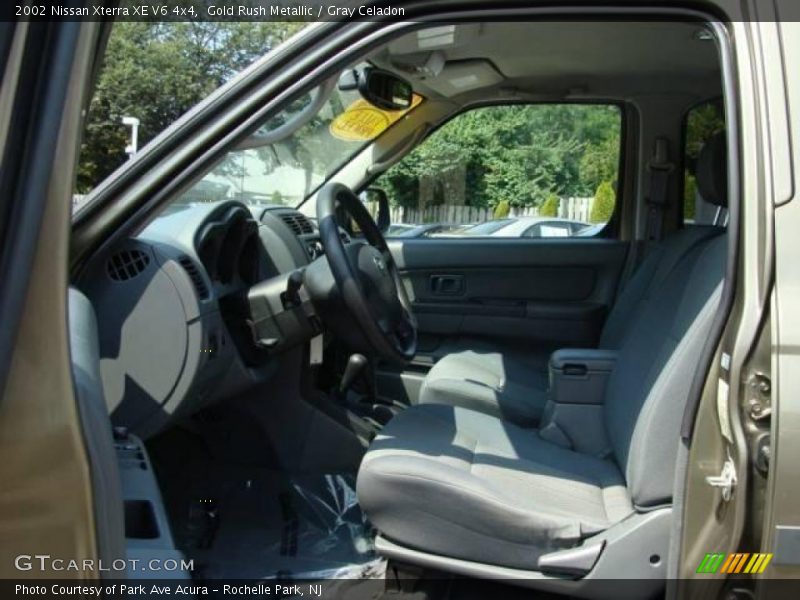 Gold Rush Metallic / Gray Celadon 2002 Nissan Xterra XE V6 4x4