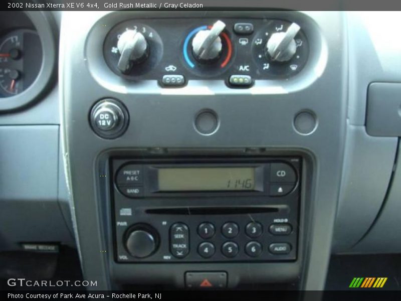 Gold Rush Metallic / Gray Celadon 2002 Nissan Xterra XE V6 4x4