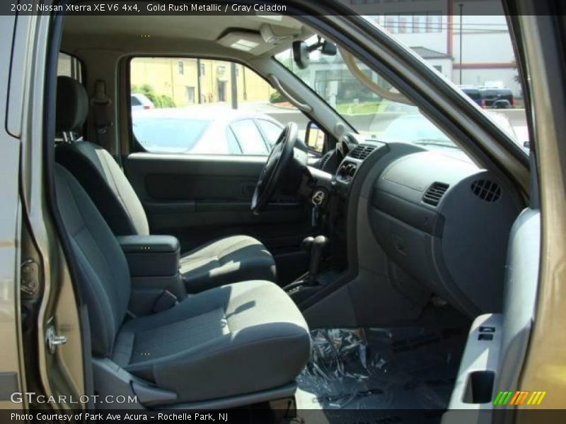 Gold Rush Metallic / Gray Celadon 2002 Nissan Xterra XE V6 4x4