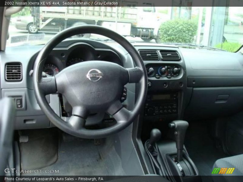 Sedona Metallic / Gray Celadon 2002 Nissan Xterra XE V6 4x4
