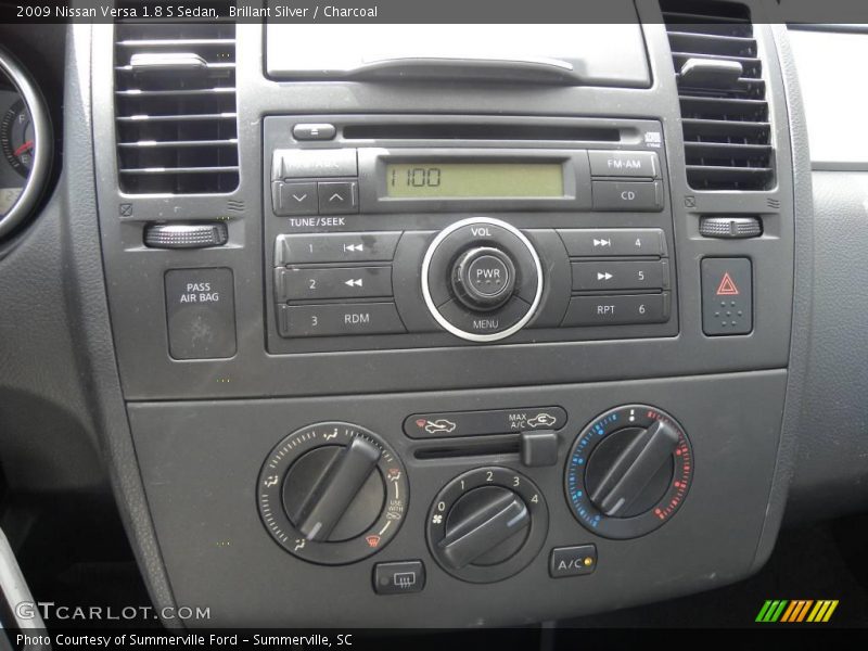 Brillant Silver / Charcoal 2009 Nissan Versa 1.8 S Sedan