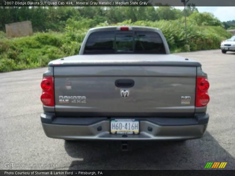 Mineral Gray Metallic / Medium Slate Gray 2007 Dodge Dakota SLT Quad Cab 4x4
