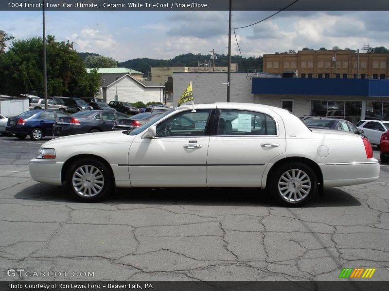 Ceramic White Tri-Coat / Shale/Dove 2004 Lincoln Town Car Ultimate