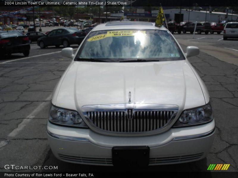 Ceramic White Tri-Coat / Shale/Dove 2004 Lincoln Town Car Ultimate