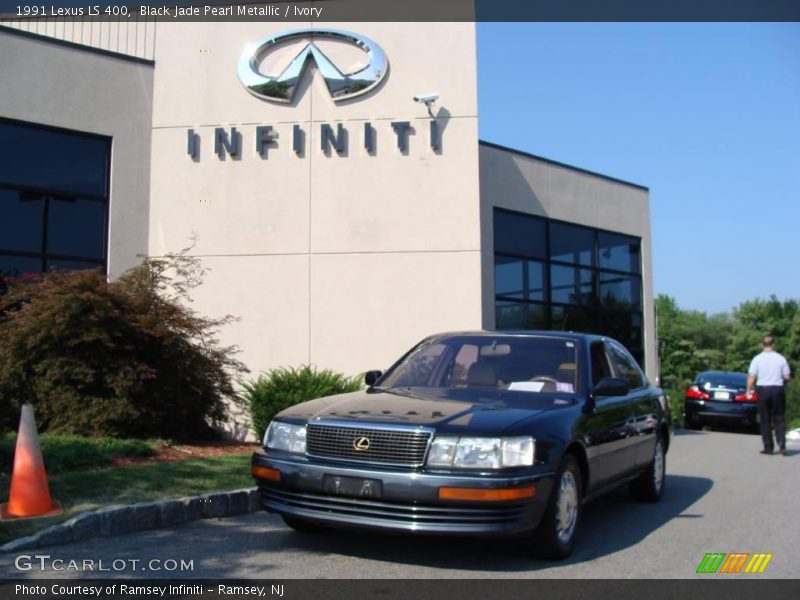 Black Jade Pearl Metallic / Ivory 1991 Lexus LS 400