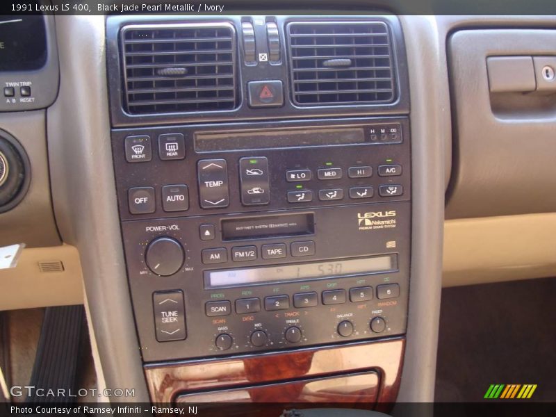 Black Jade Pearl Metallic / Ivory 1991 Lexus LS 400