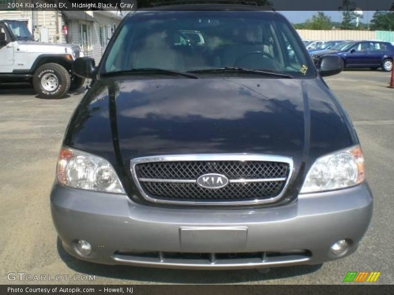 Midnight Black / Gray 2004 Kia Sedona EX