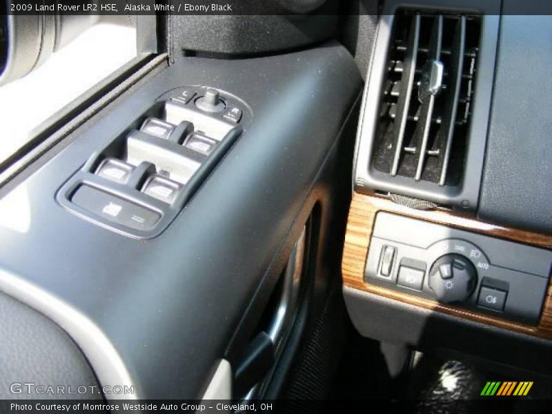 Alaska White / Ebony Black 2009 Land Rover LR2 HSE