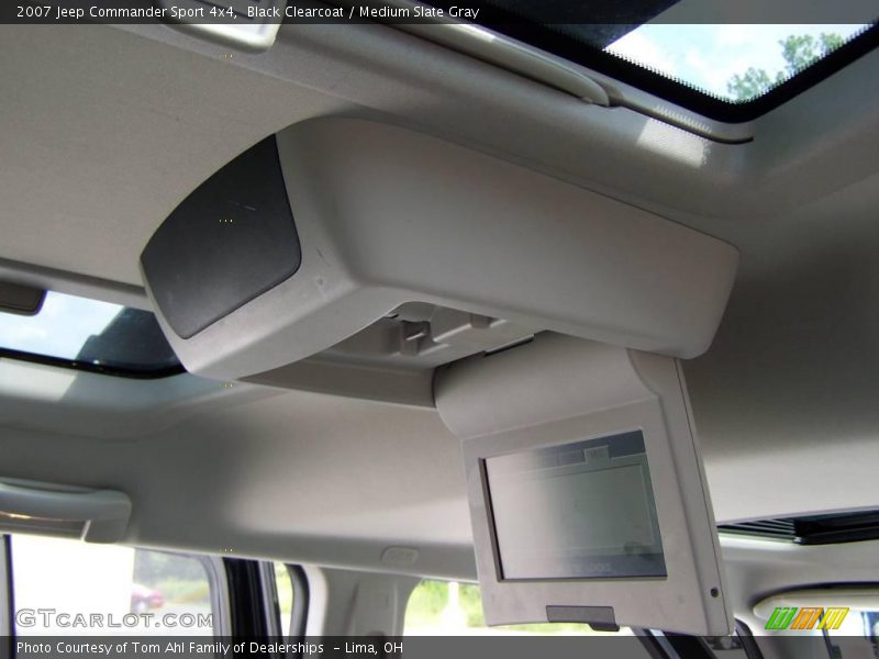 Black Clearcoat / Medium Slate Gray 2007 Jeep Commander Sport 4x4