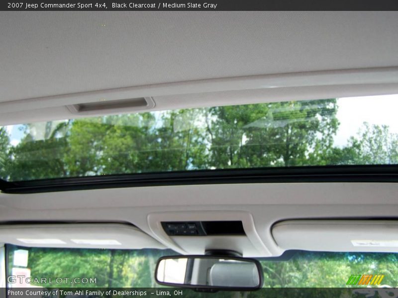 Black Clearcoat / Medium Slate Gray 2007 Jeep Commander Sport 4x4