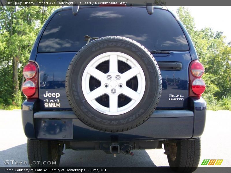 Midnight Blue Pearl / Medium Slate Gray 2005 Jeep Liberty Limited 4x4