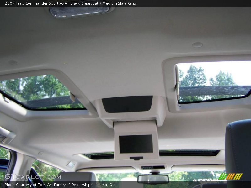 Black Clearcoat / Medium Slate Gray 2007 Jeep Commander Sport 4x4