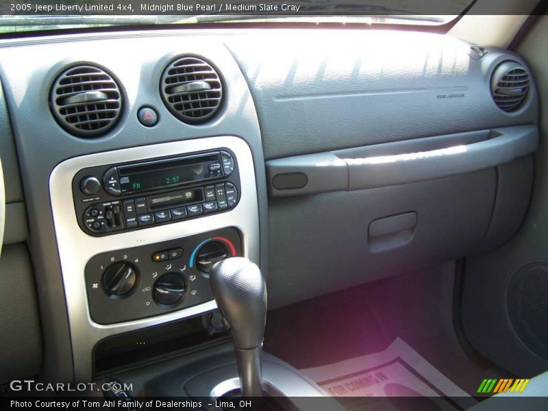 Midnight Blue Pearl / Medium Slate Gray 2005 Jeep Liberty Limited 4x4