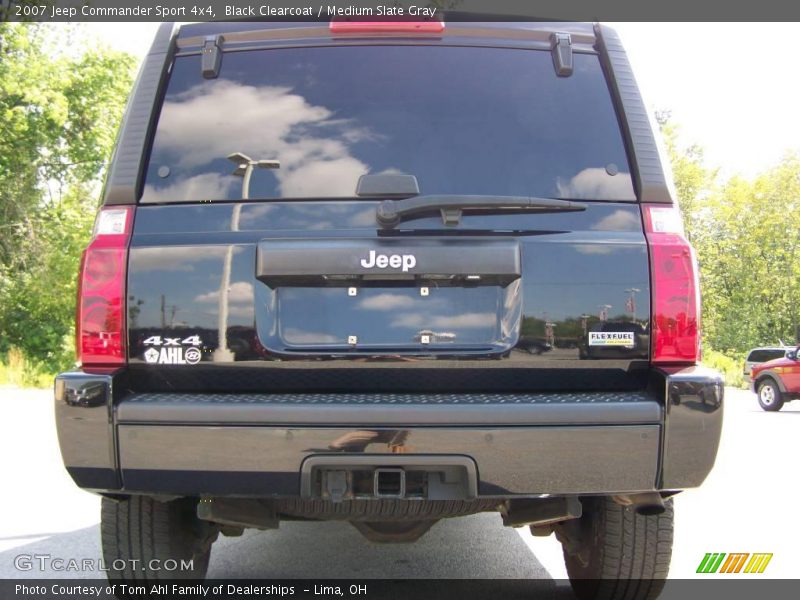 Black Clearcoat / Medium Slate Gray 2007 Jeep Commander Sport 4x4