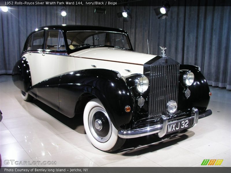 Ivory/Black / Beige 1952 Rolls-Royce Silver Wraith Park Ward 144