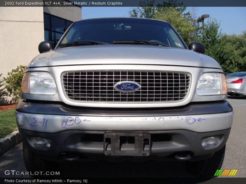 Silver Metallic / Medium Graphite 2002 Ford Expedition XLT 4x4