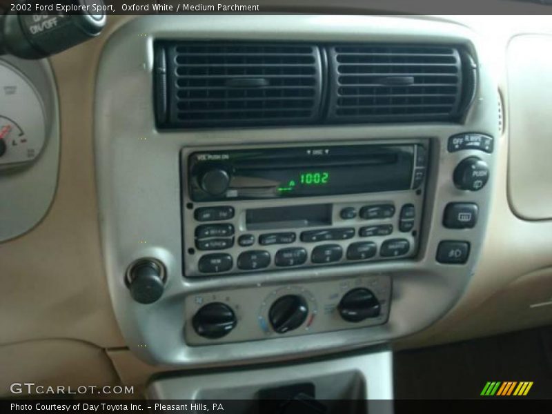 Oxford White / Medium Parchment 2002 Ford Explorer Sport