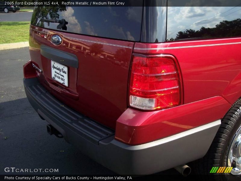 Redfire Metallic / Medium Flint Grey 2005 Ford Expedition XLS 4x4